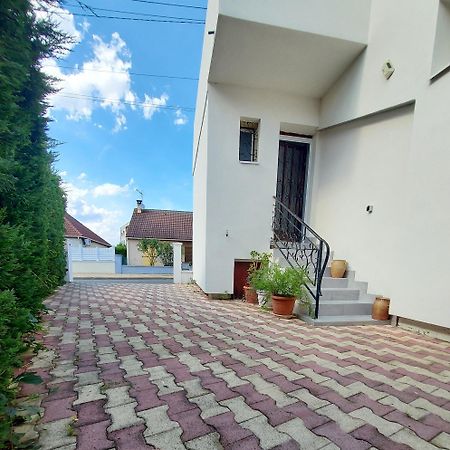 Appartement Meuble Avec Deux Chambres Moulins  Exterior photo