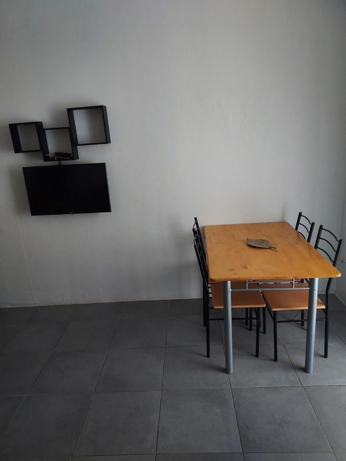 Appartement Meuble Avec Deux Chambres Moulins  Exterior photo